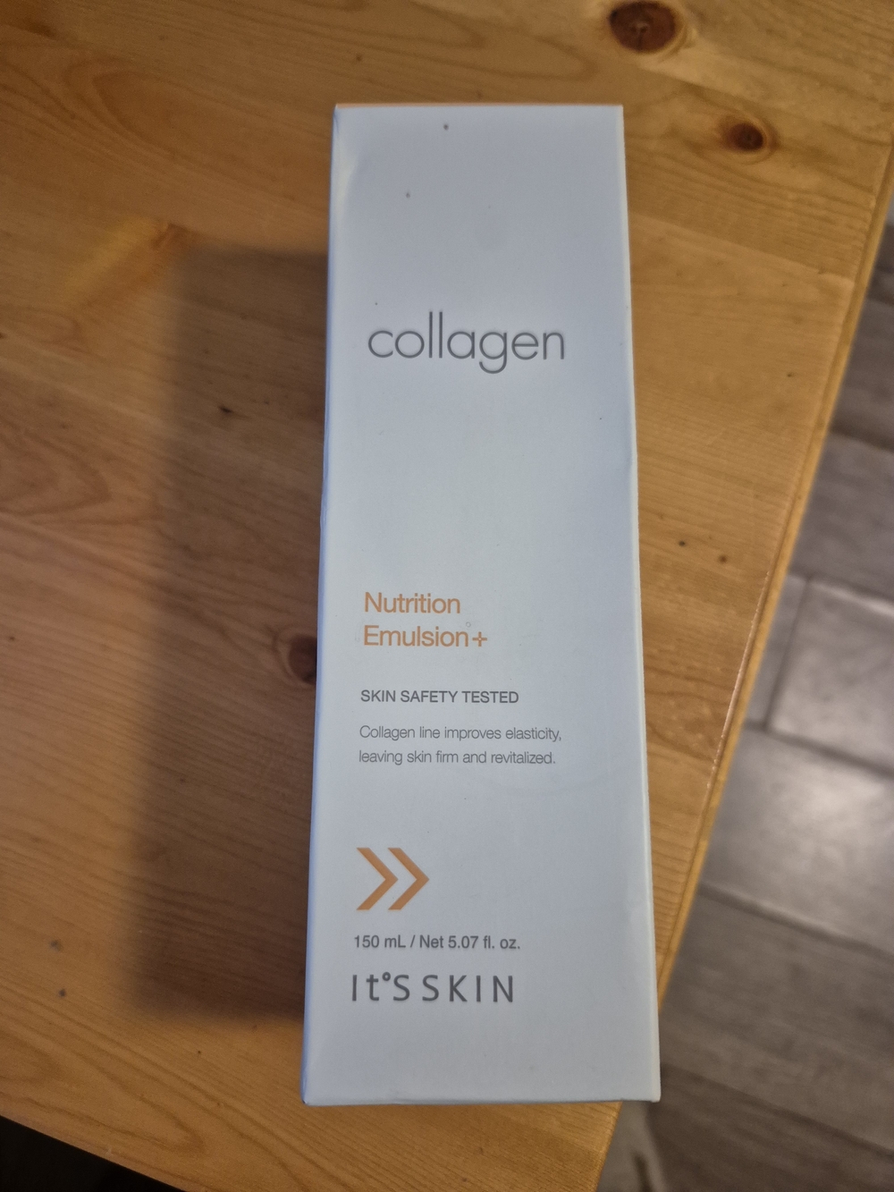 It's Skin Collagen Nutrition Emulsion+ Moisturizer — White & Light Orange